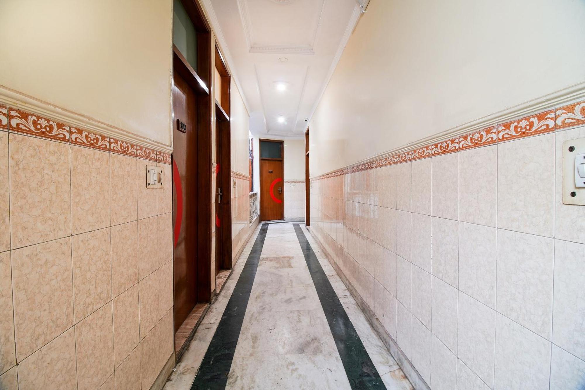 Oyo Maya Palace Nowe Delhi Zewnętrze zdjęcie
