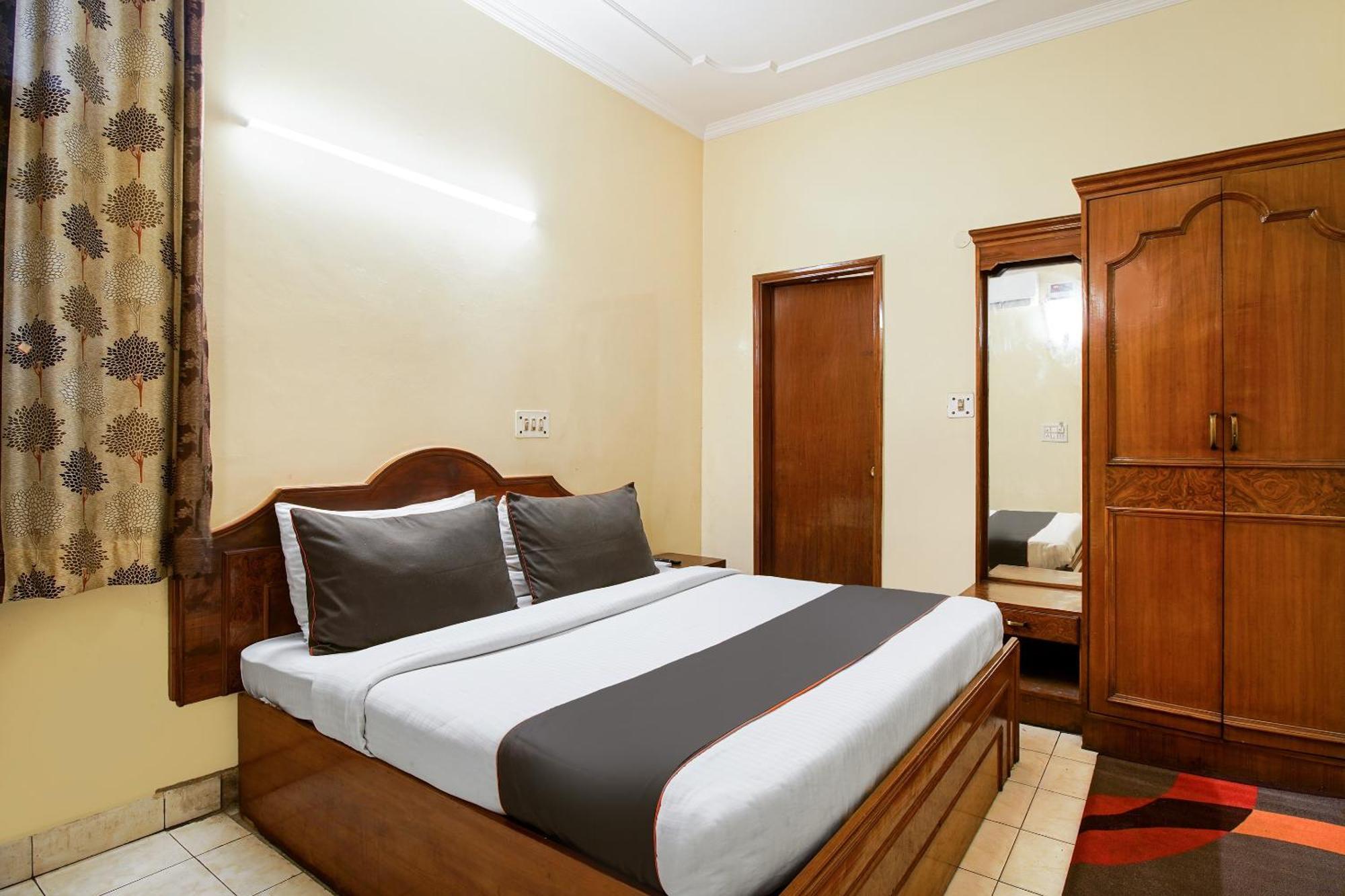 Oyo Maya Palace Nowe Delhi Zewnętrze zdjęcie